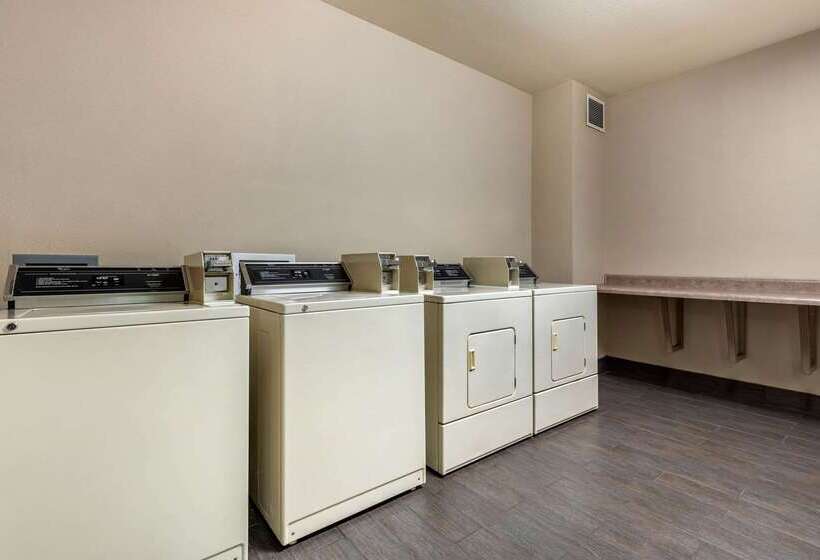 בית מלון כפרי Comfort Suites Near Route 66