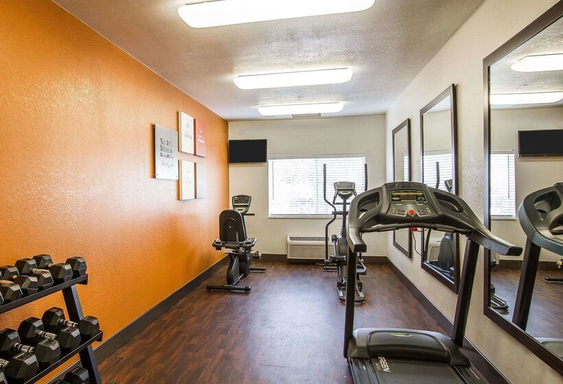 Отель Comfort Suites Peoria Sports Complex