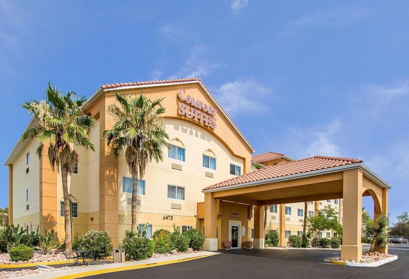 Отель Comfort Suites Peoria Sports Complex