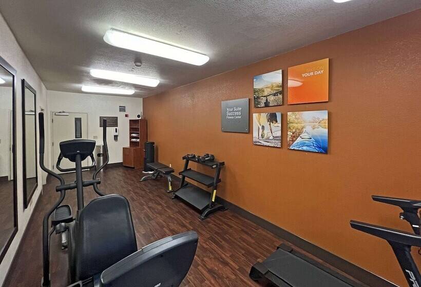 Отель Comfort Suites Peoria Sports Complex