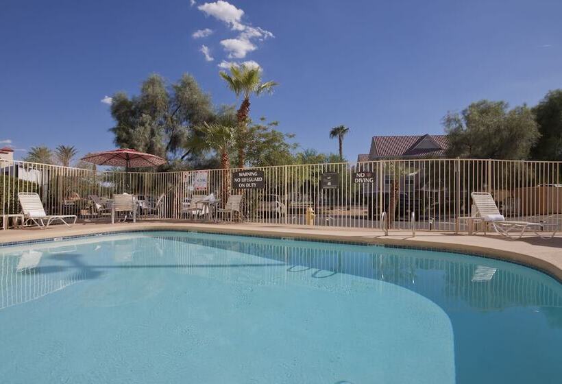 Отель Comfort Suites Peoria Sports Complex