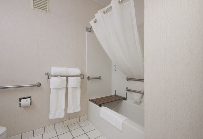 Отель Comfort Suites Peoria Sports Complex