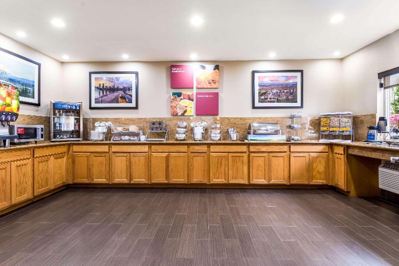 هتل Comfort Suites Portland Airport