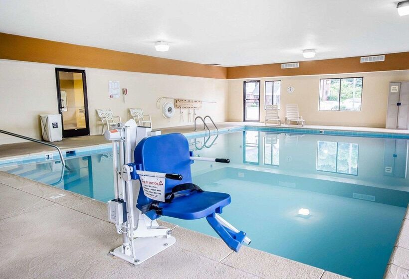 בית מלון כפרי Comfort Suites Prestonsburg West