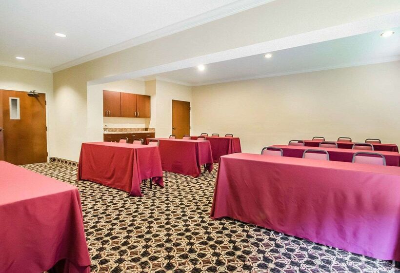 Отель Comfort Suites Prestonsburg West