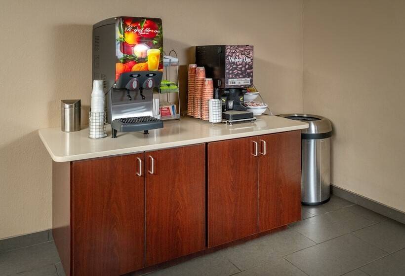 בית מלון כפרי Comfort Suites Prestonsburg West