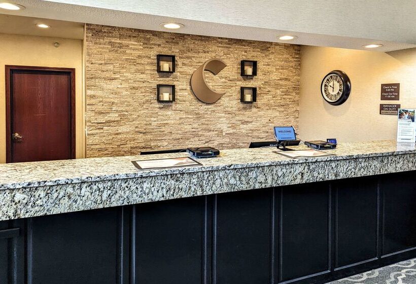 فندق Comfort Suites