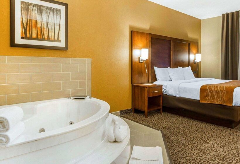 فندق Comfort Suites