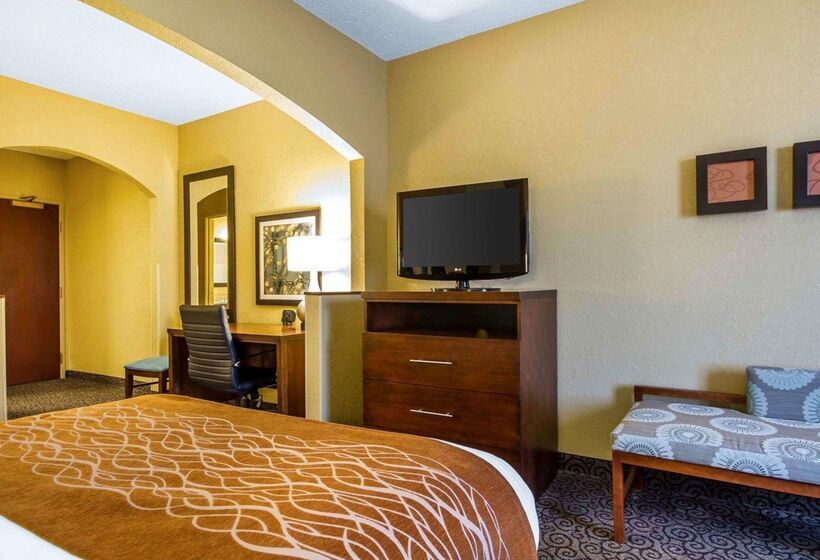 فندق Comfort Suites