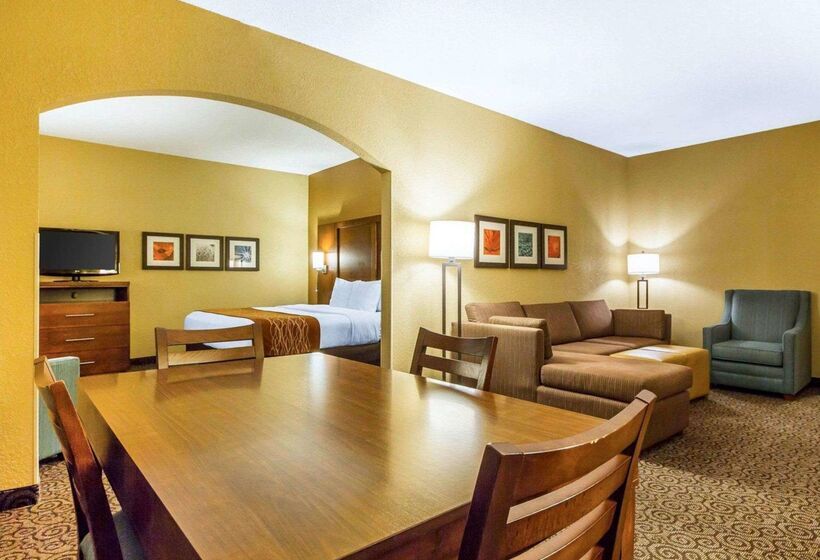 فندق Comfort Suites