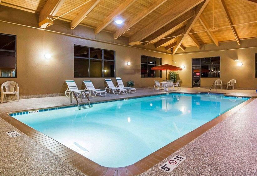 فندق Comfort Suites