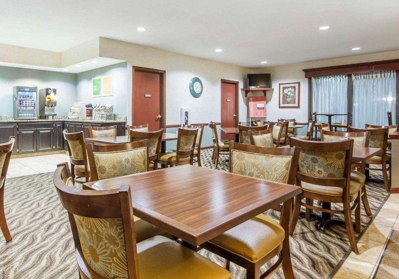 فندق Comfort Suites