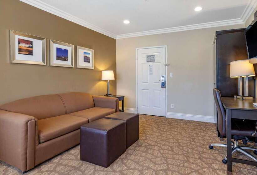 فندق Comfort Suites San Clemente Beach