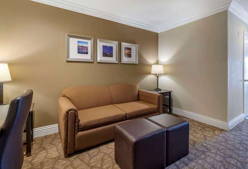 فندق Comfort Suites San Clemente Beach