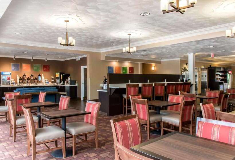 هتل Comfort Suites Scranton Near Montage Mountain