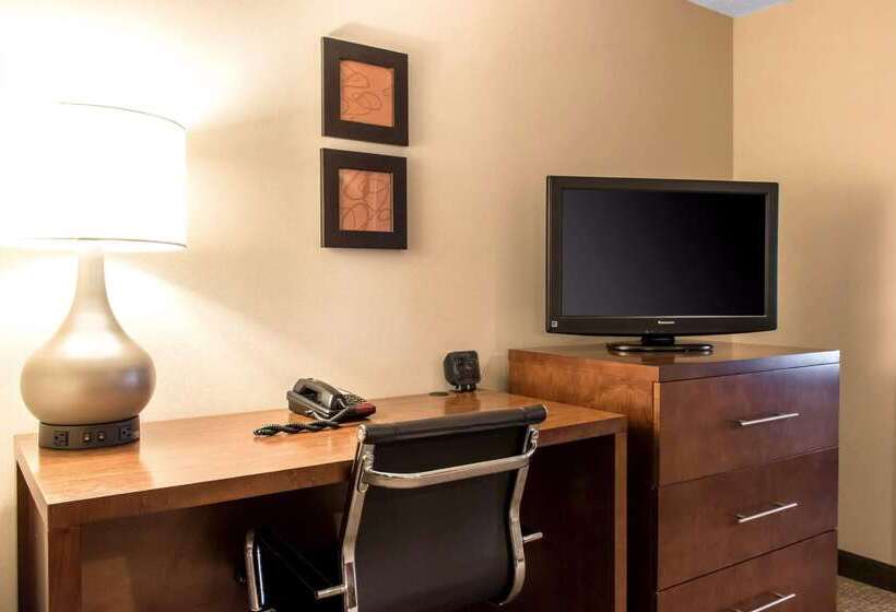 هتل Comfort Suites Scranton Near Montage Mountain