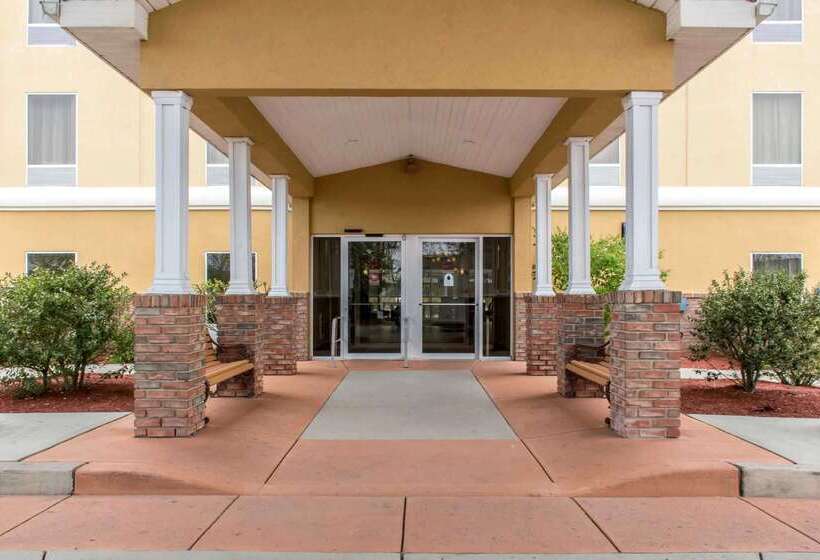 هتل Comfort Suites Scranton Near Montage Mountain