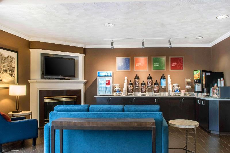 هتل Comfort Suites Scranton Near Montage Mountain