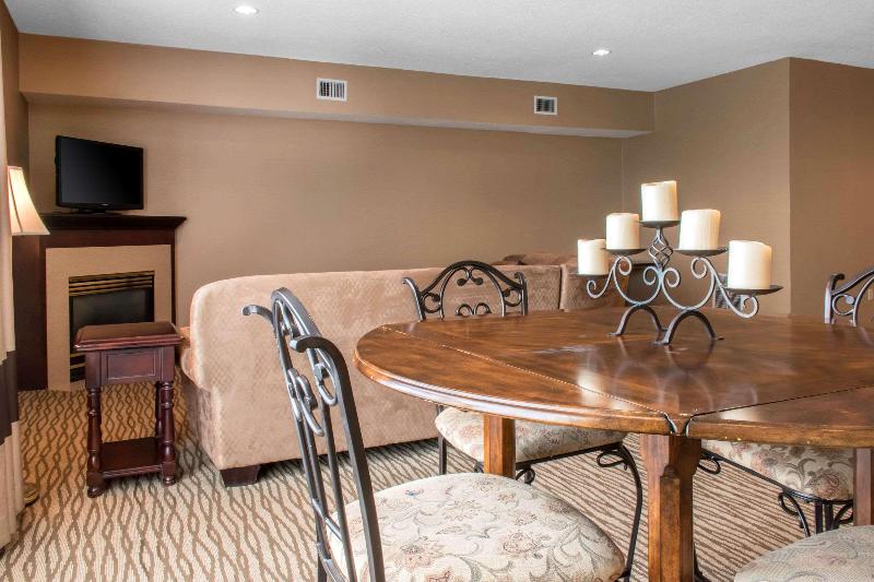 هتل Comfort Suites Scranton Near Montage Mountain