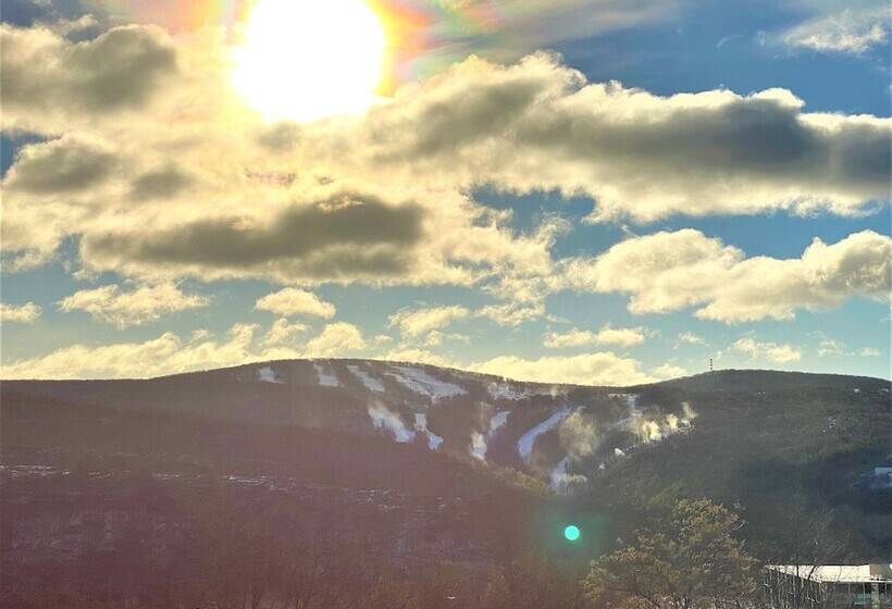 هتل Comfort Suites Scranton Near Montage Mountain