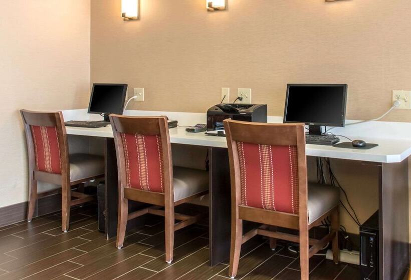 هتل Comfort Suites Scranton Near Montage Mountain