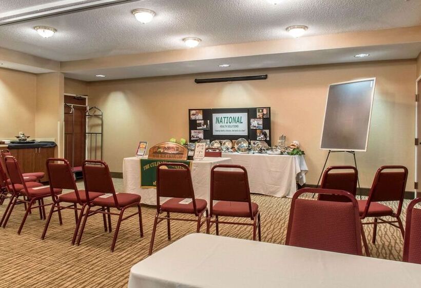 هتل Comfort Suites Scranton Near Montage Mountain