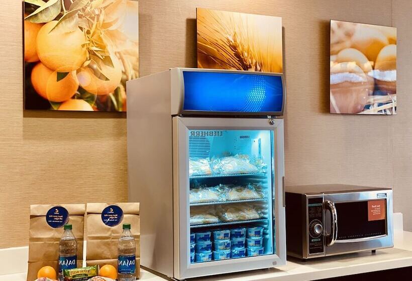 هتل Comfort Suites Scranton Near Montage Mountain