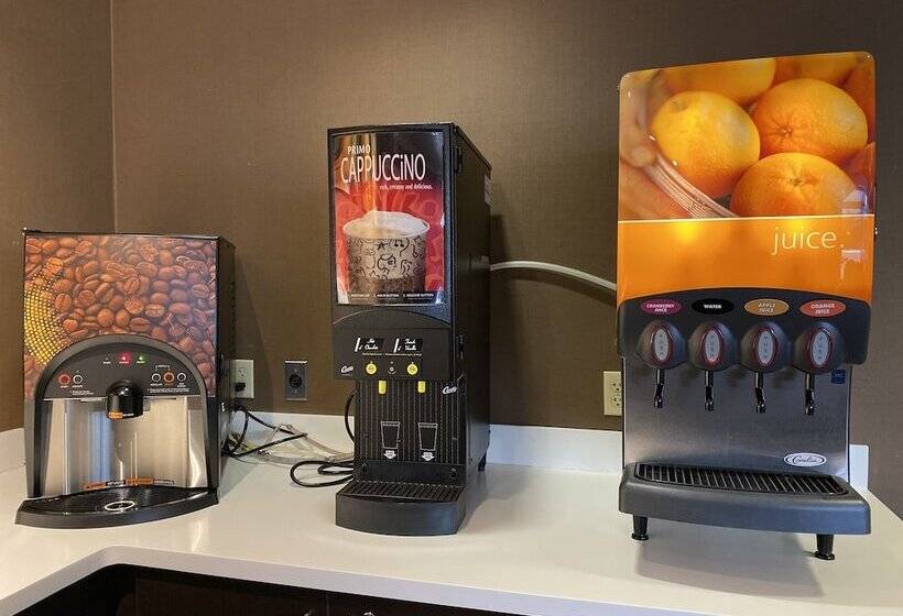 هتل Comfort Suites Scranton Near Montage Mountain