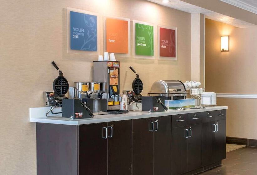 هتل Comfort Suites Scranton Near Montage Mountain