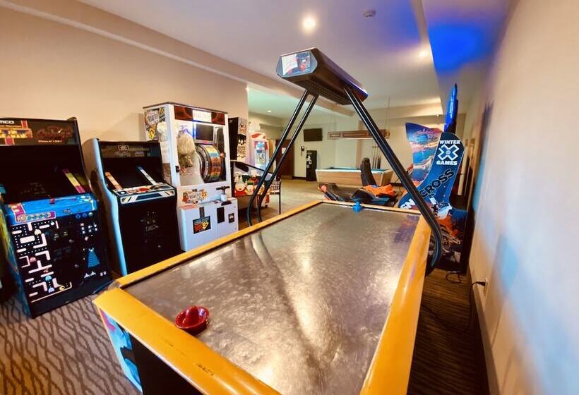 هتل Comfort Suites Scranton Near Montage Mountain