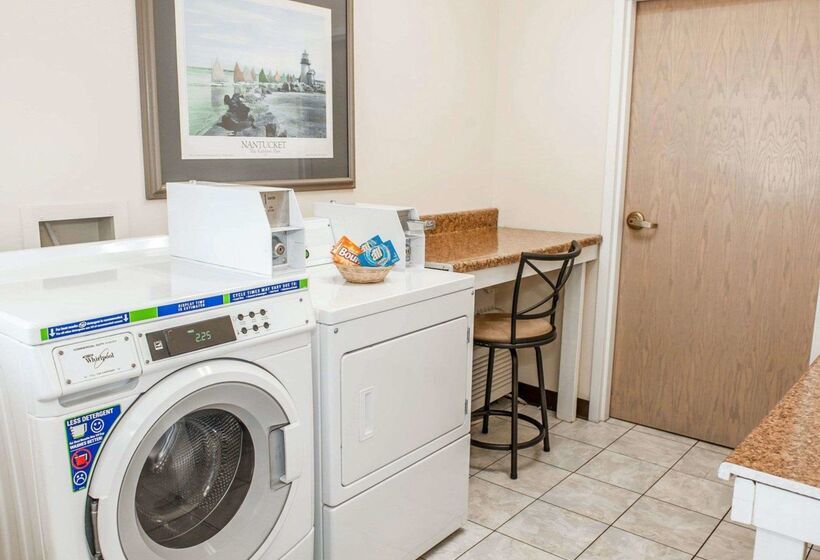 هتل Comfort Suites Fort Wayne   Southwest