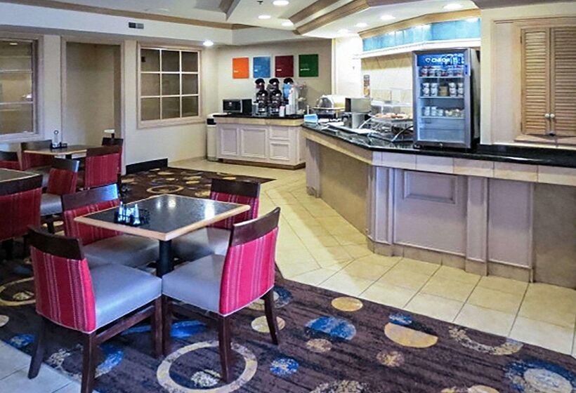 هتل Comfort Suites Fort Wayne   Southwest