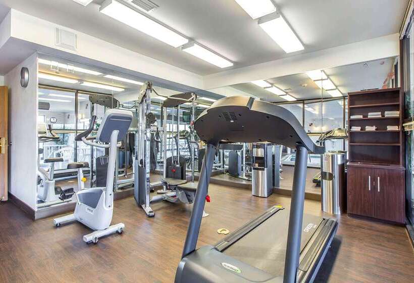 בית מלון כפרי Comfort Suites Summit County