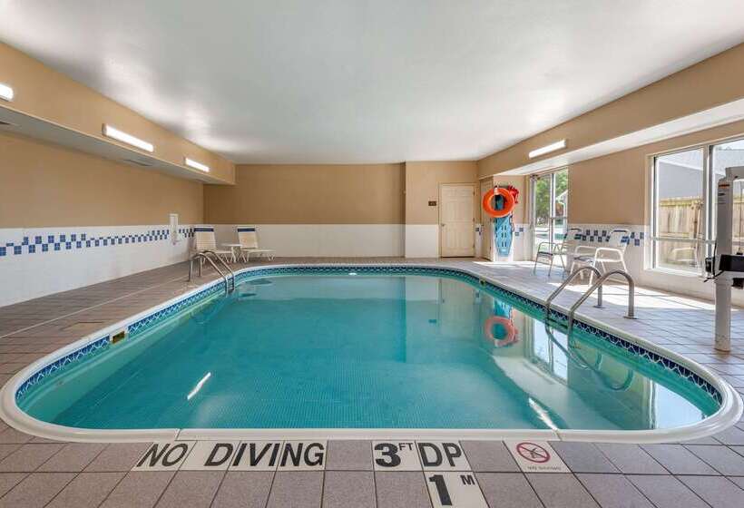 호텔 Comfort Suites Terre Haute University Area