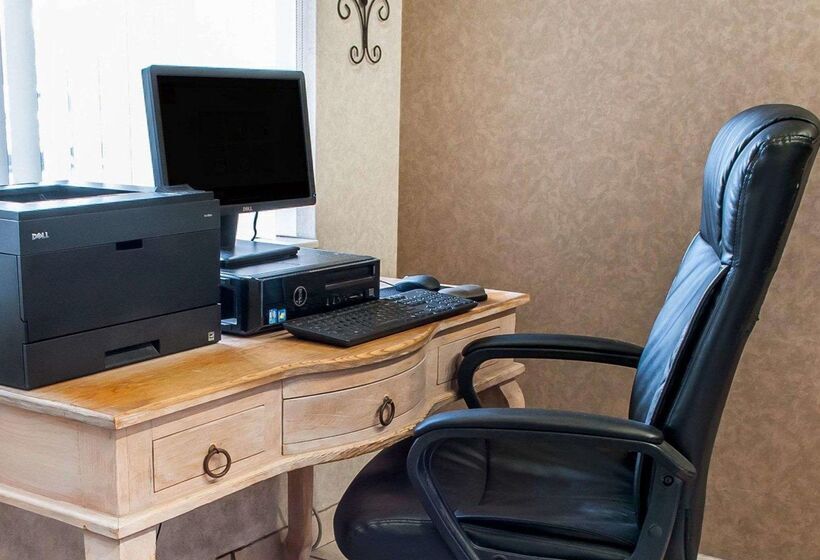 هتل Comfort Suites University
