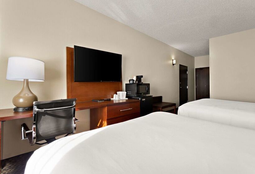 Отель Comfort Suites University