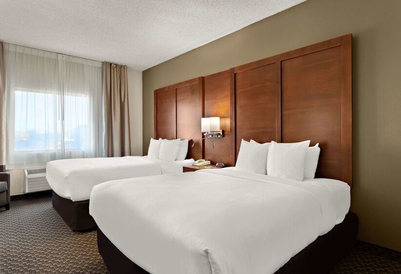 Отель Comfort Suites University