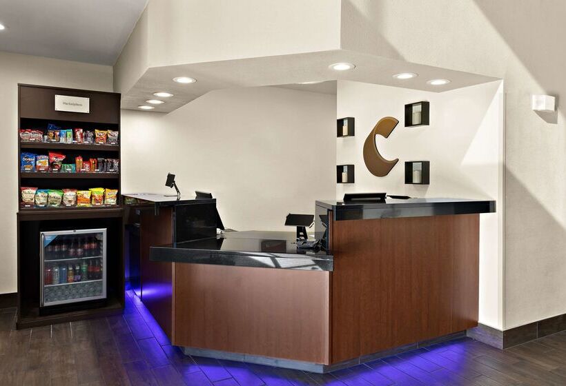 Отель Comfort Suites University
