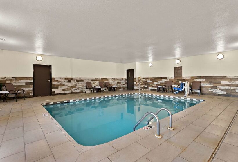 Отель Comfort Suites University