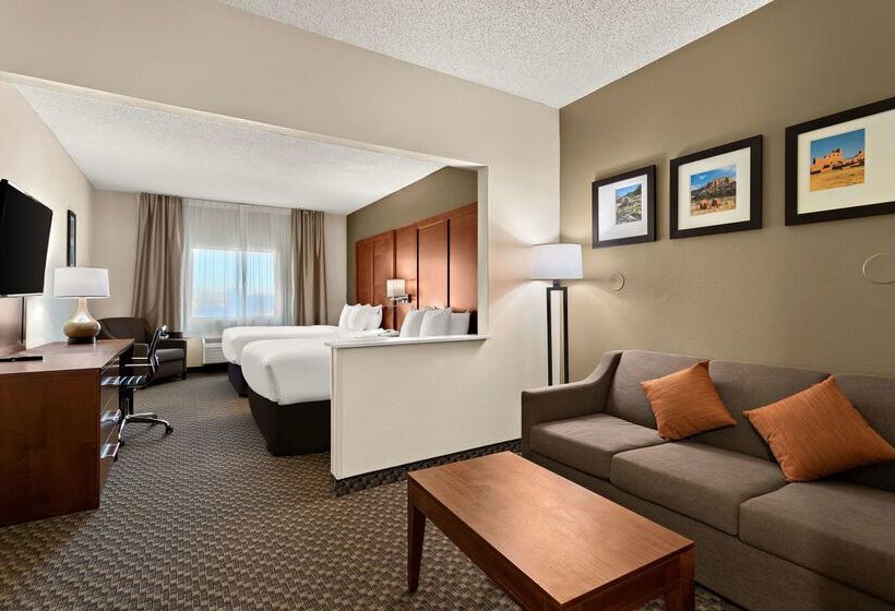 Отель Comfort Suites University