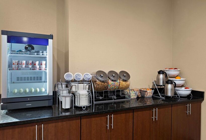 Отель Comfort Suites University