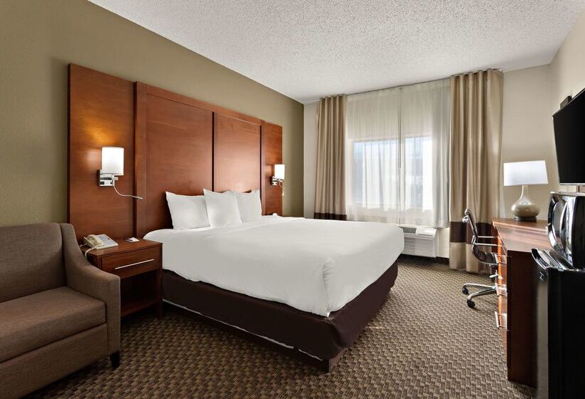 Отель Comfort Suites University