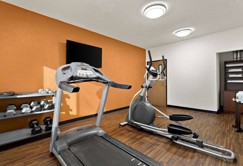 Отель Comfort Suites University