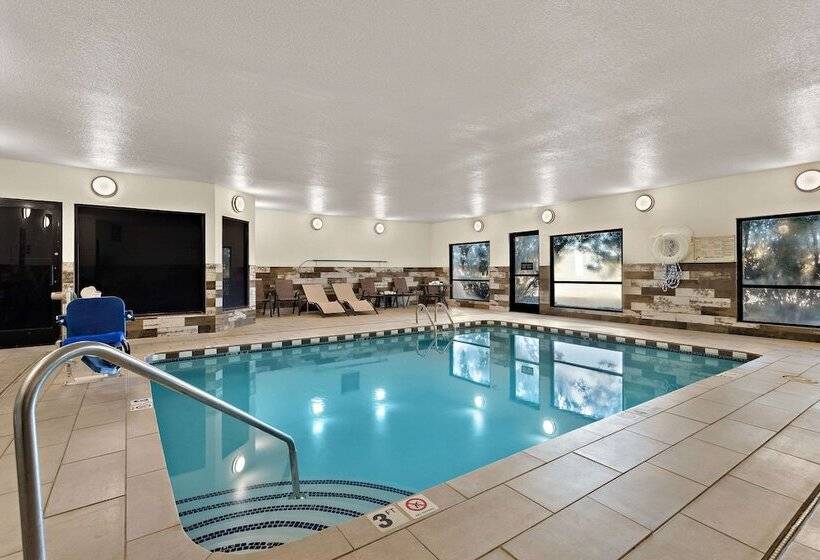 هتل Comfort Suites University