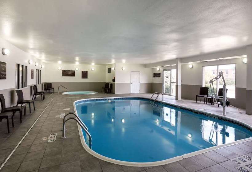 ホテル Comfort Suites Lincoln North