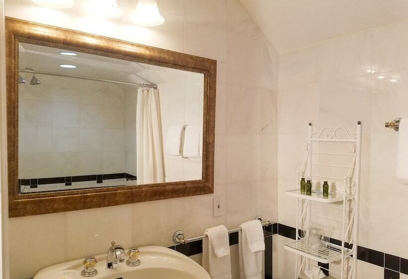 فندق Copper Beech Inn