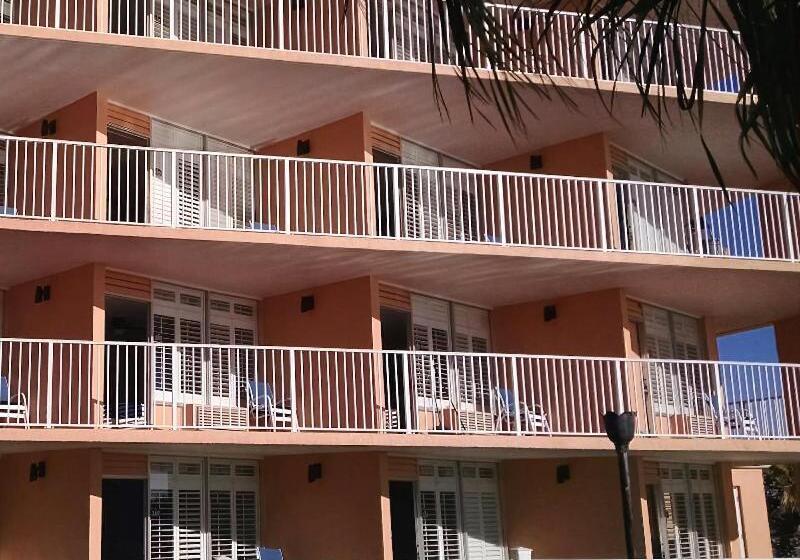 فندق Coral Sands Inn