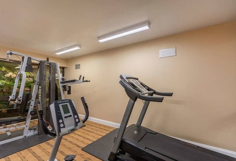 酒店 Coratel Plus Suites Wichita West Airport