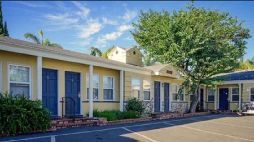 ホテル Coronado Inn