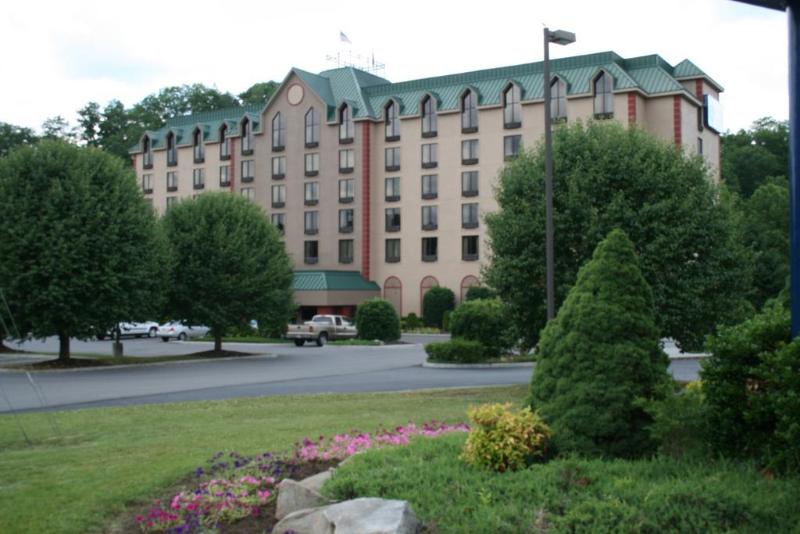 هتل Country Cascades Waterpark Resort